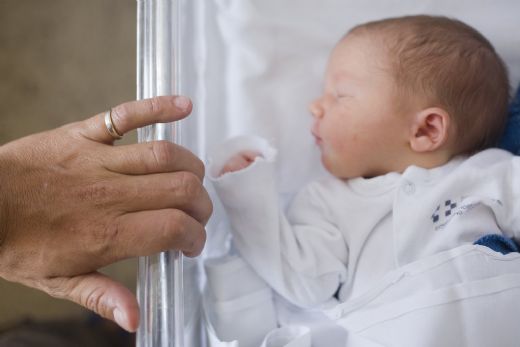 Bebeklerde Huzursuz Bacak Sendromu